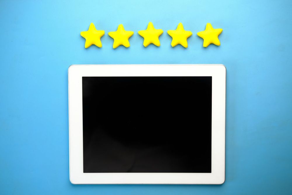 Five-star rating graphic representing top-reviewed carpet cleaning companies near Middlebury, CT